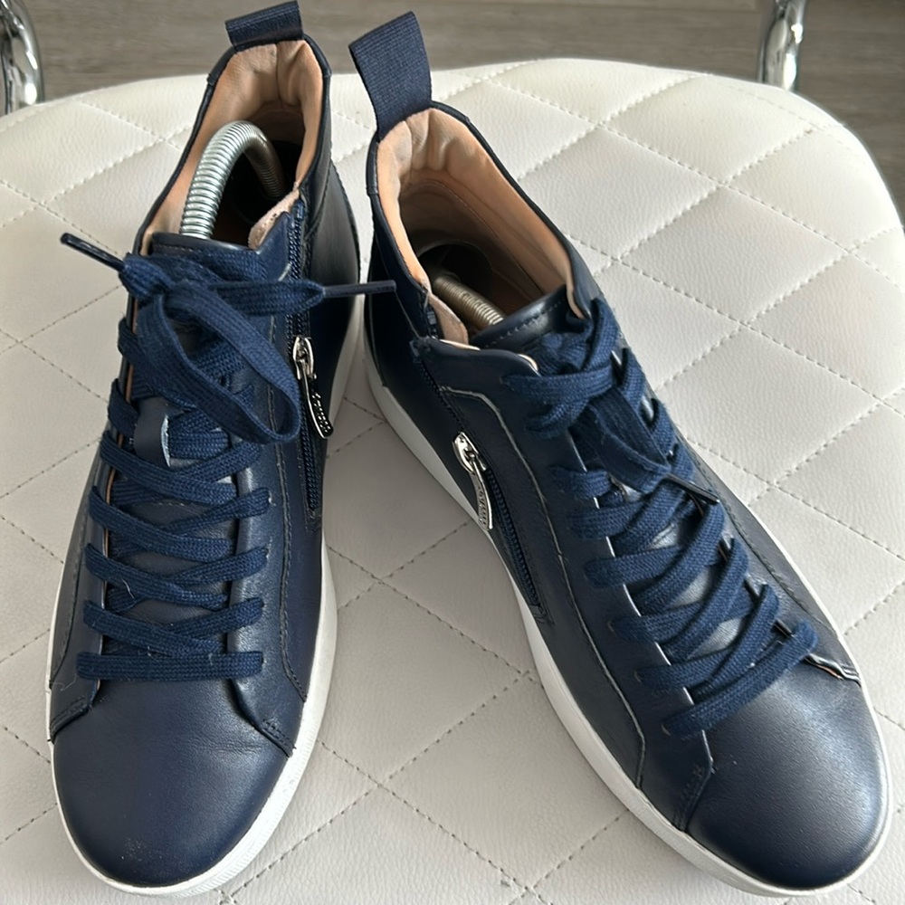 Fitflop hi top leather sneakers